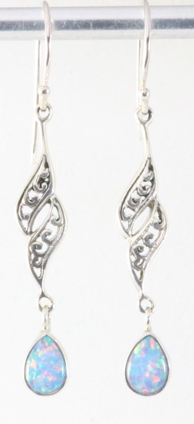 Lange opengewerkte zilveren oorbellen met Australische opaal afbeelding 1
