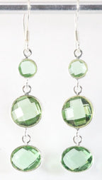 Lange zilveren oorbellen met groene amethist afbeelding 1