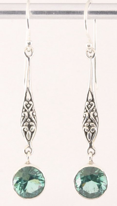 Lange bewerkte zilveren oorbellen met groene toermalijn afbeelding 1