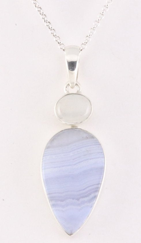 Zilveren hanger met blauwe lace agaat en regenboog maansteen aan ketting afbeelding 1