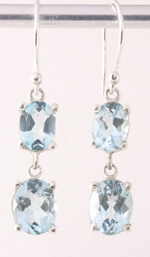 Zilveren oorbellen met blauwe topaas afbeelding 1