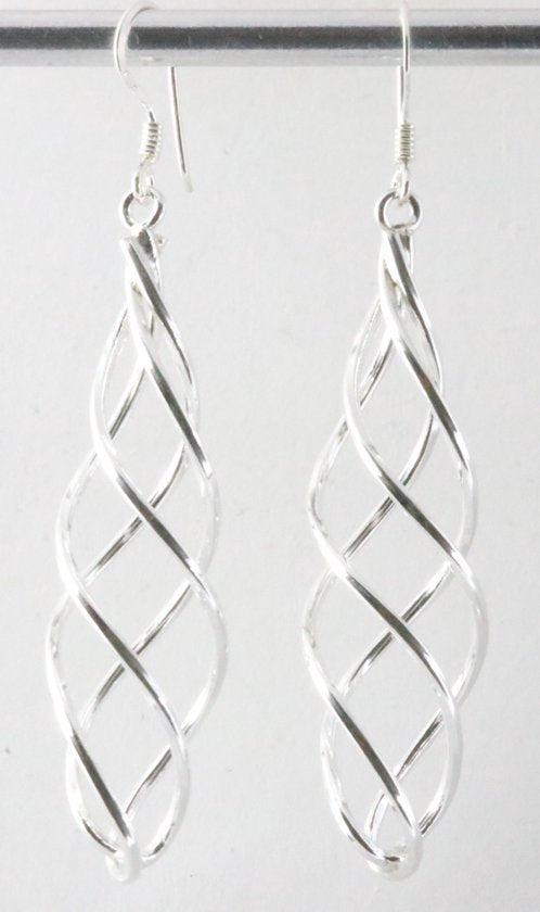 Lange opengewerkte zilveren oorbellen afbeelding 1
