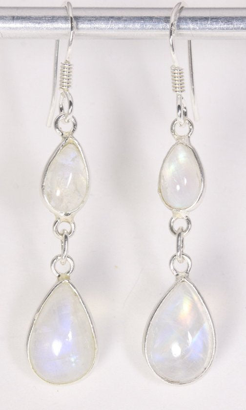 Fijne lange zilveren oorbellen met regenboog maansteen afbeelding 1