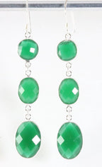 Lange zilveren oorbellen met smaragd afbeelding 1