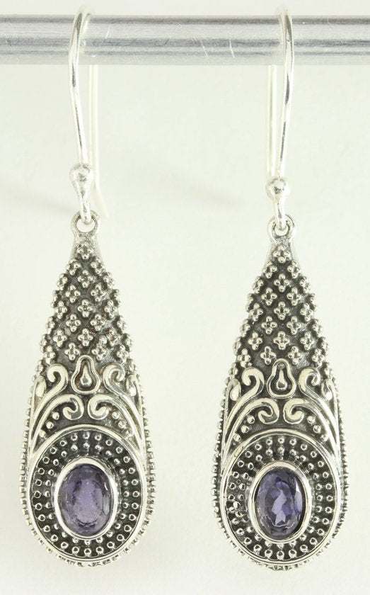 Bewerkte zilveren oorbellen met ioliet afbeelding 1