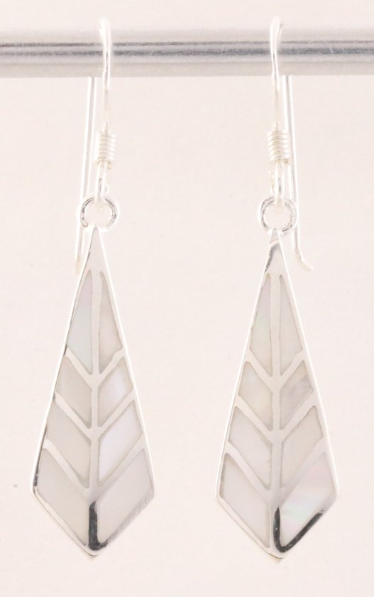 Zilveren oorbellen met parelmoer afbeelding 1