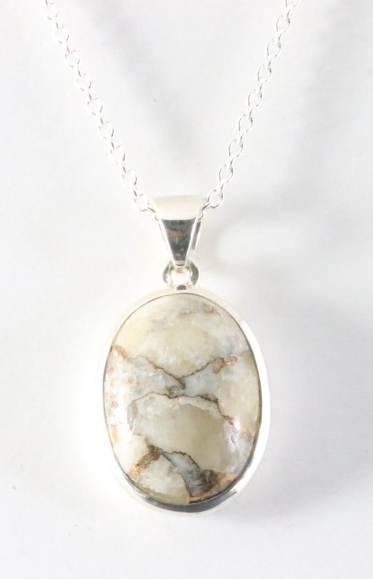 Ovale zilveren hanger met calciet aan ketting afbeelding 1