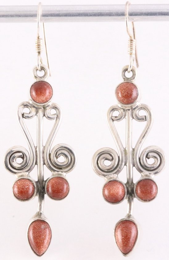 Lange opengewerkte zilveren oorbellen met goudsteen afbeelding 1