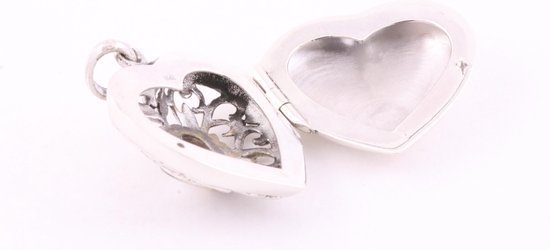 Opengewerkt hartvormig zilveren medaillon met parelmoer afbeelding 5