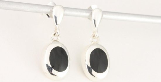 Hoogglans zilveren oorstekers met onyx afbeelding 2