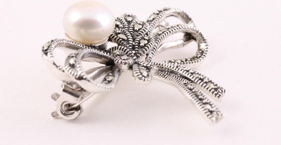Zilveren broche met marcasiet en zoetwater parel afbeelding 3