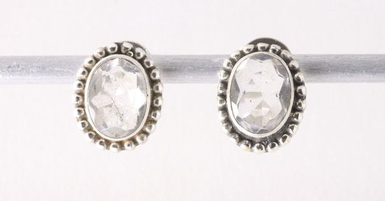 Bewerkte zilveren oorstekers met bergkristal afbeelding 1