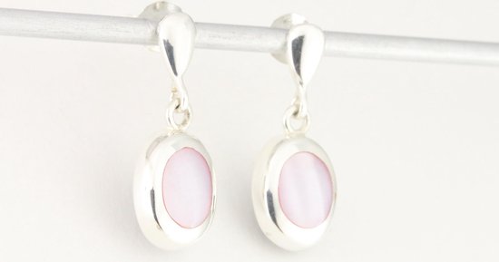 Hoogglans zilveren oorstekers met roze parelmoer afbeelding 4