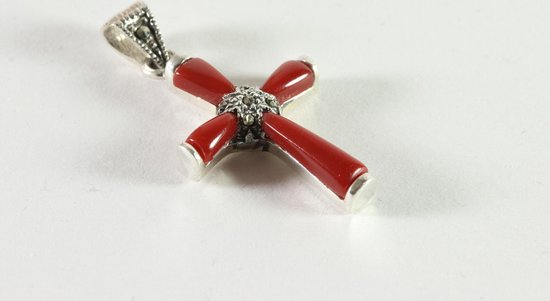 Fijne zilveren kruishanger met carneool en marcasiet afbeelding 2