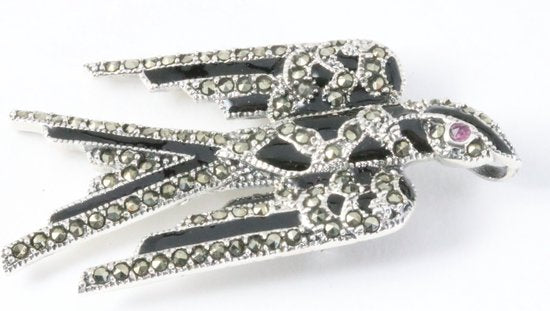 Zilveren zwaluw broche met onyx, marcasiet en robijn afbeelding 1