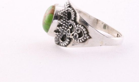 Bewerkte zilveren ring met groene koper turkoois afbeelding 4
