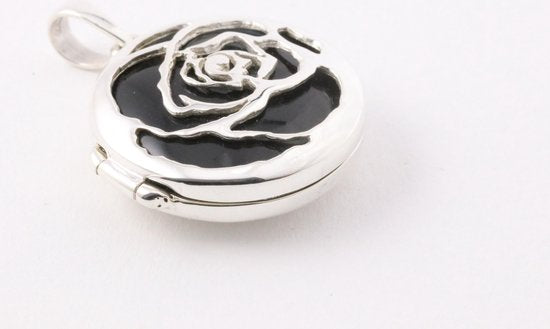 Rond bewerkt zilveren medaillon met onyx afbeelding 2