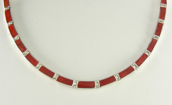 Zilveren collier met rode koraal steen afbeelding 1