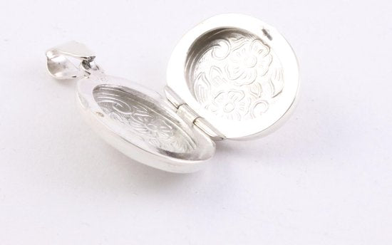 Fijn ovaal zilveren medaillon met bloemengravering afbeelding 5