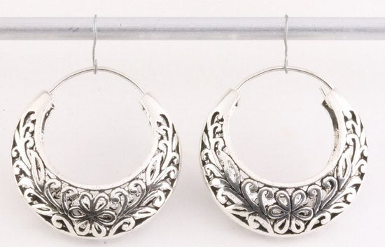 Opengewerkte zilveren oorringen afbeelding 1