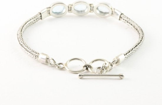 Traditionele zilveren snake armband met blauwe topaas afbeelding 3