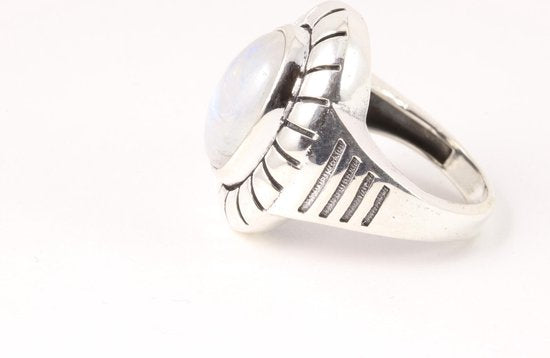 Bewerkte zilveren ring met regenboog maansteen afbeelding 3