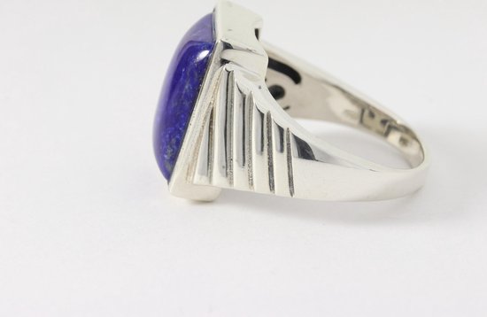 Zware bewerkte zilveren herenring met lapis lazuli afbeelding 3