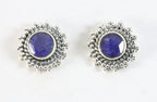 Bewerkte zilveren oorstekers met blauwe saffier afbeelding 1