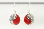 Ronde opengewerkte zilveren oorbellen met rode koraal steen afbeelding 4