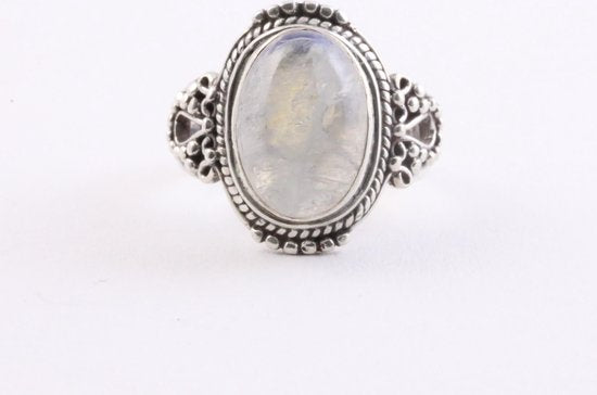 Bewerkte zilveren ring met regenboog maansteen afbeelding 4