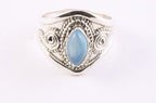 Bewerkte zilveren ring met blauwe chalcedoon afbeelding 4