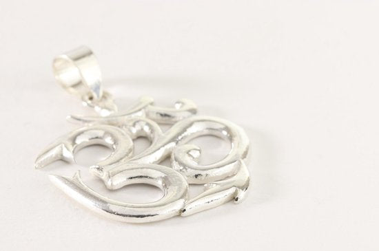 Grote zilveren ohm hanger afbeelding 2