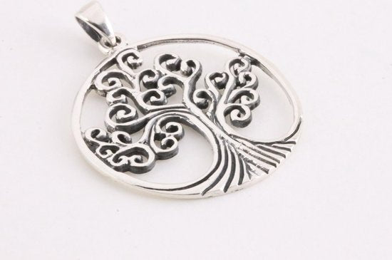 Ronde zilveren hanger met levensboom aan ketting afbeelding 4