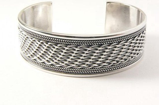 Zware zilveren klemarmband met vlechtmotief en kabelpatronen afbeelding 2