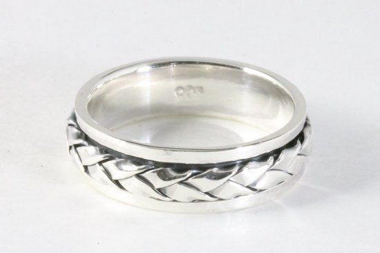 Zilveren geluksring met vlechtpatroon afbeelding 1