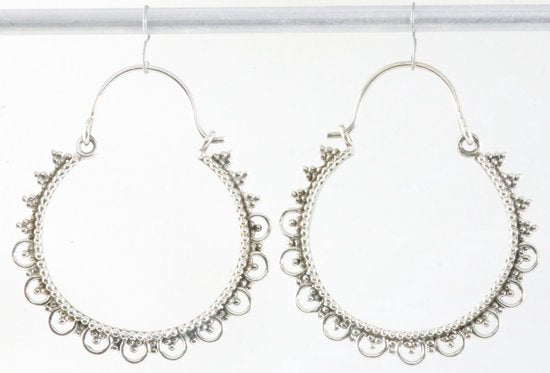 Traditionele bewerkte zilveren oorringen afbeelding 1