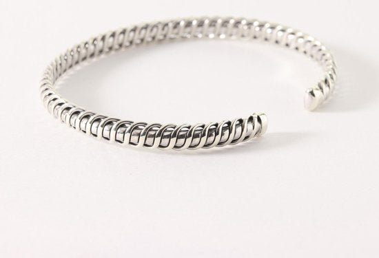 Fijne zilveren klemarmband met meandermotief afbeelding 3