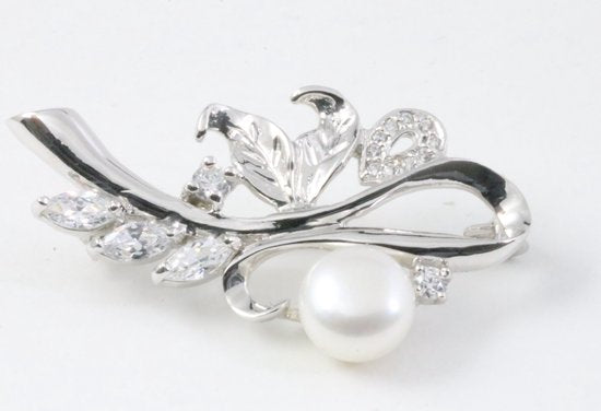 Hoogglans zilveren broche met parel en witte topaas afbeelding 1
