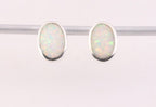 Ovale zilveren oorstekers met welo opaal afbeelding 1