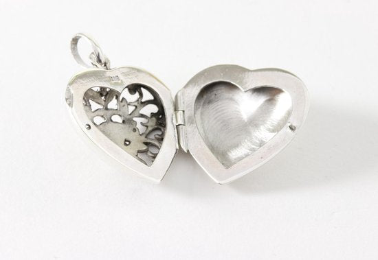 Opengewerkt hartvormig zilveren medaillon afbeelding 4