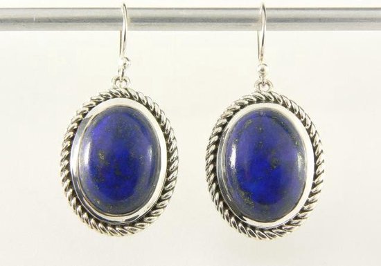 Bewerkte zilveren oorbellen met grote lapis lazuli stenen afbeelding 4