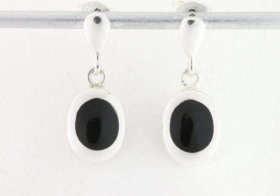 Hoogglans zilveren oorstekers met onyx afbeelding 4