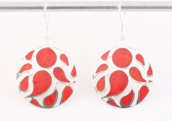 Ronde opengewerkte zilveren oorbellen met rode koraal steen afbeelding 4
