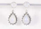 Bewerkte zilveren oorstekers met regenboog maansteen afbeelding 3