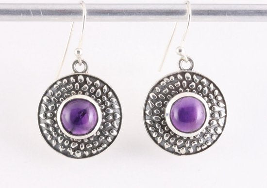 Ronde bewerkte zilveren oorbellen met amethist afbeelding 4