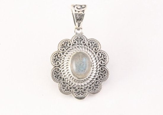 Bewerkte zilveren hanger met labradoriet afbeelding 4