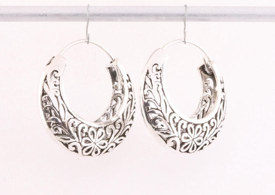 Opengewerkte zilveren oorringen afbeelding 3