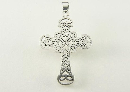 Opengewerkte zilveren kruishanger afbeelding 1