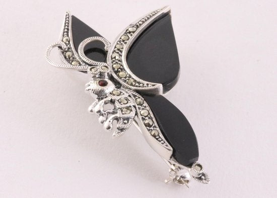Zilveren vlinder broche met marcasiet, onyx en granaat afbeelding 1