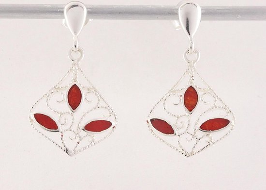 Fijne opengewerkte zilveren oorstekers met rode koraal steen afbeelding 4
